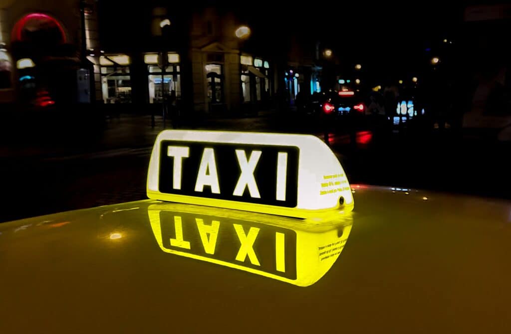 Availability light on the top of a taxi cab