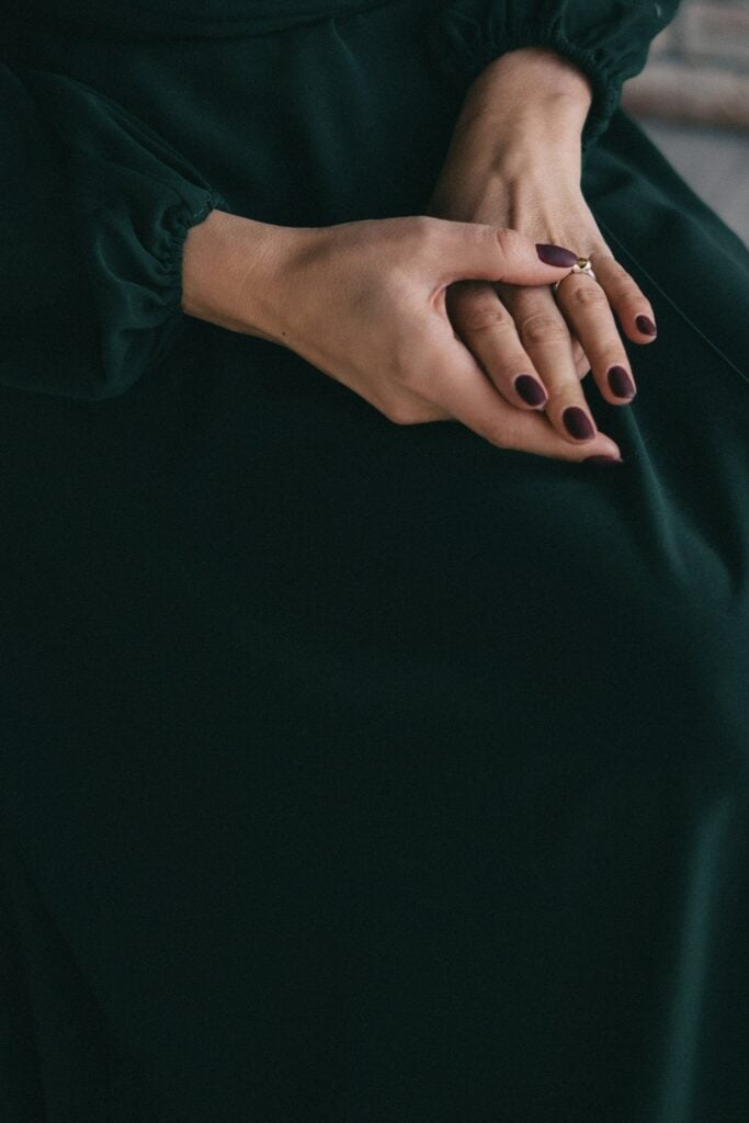 Keeping your rings on swollen hands can be painful