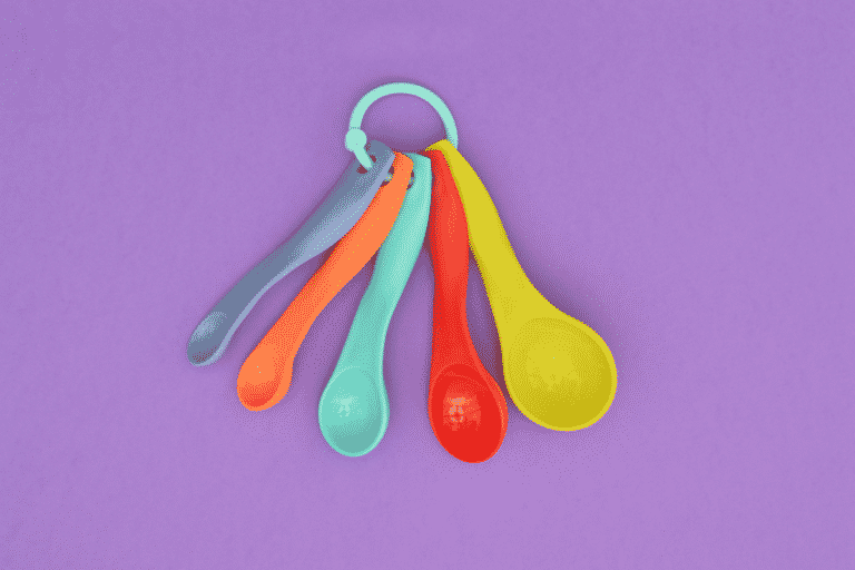 How Many Scoops of Formula (1, 2, 3, 4, 5, 6, 7, 8, 9, 10 oz Bottles)